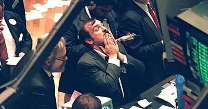 "1987 Crash: 22% Plunge in a Day!"